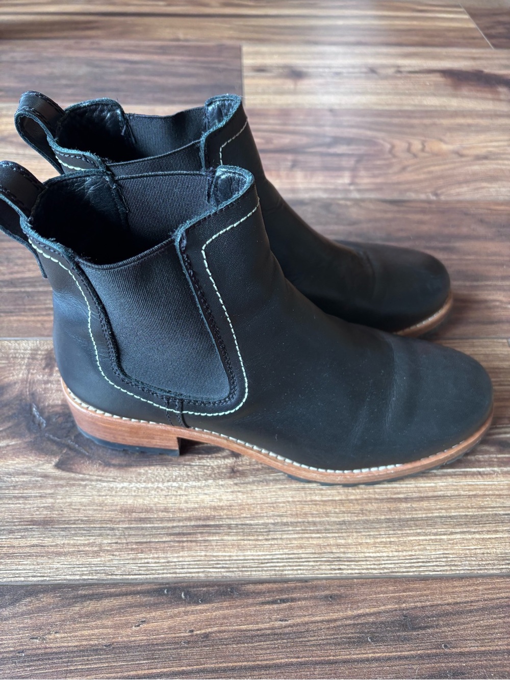 Portland Leather Goods (Patina) Women’s Black Chelsea Ankle Boots, Brown Sole